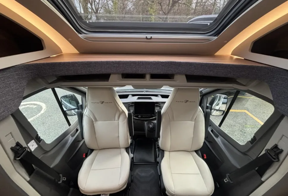 Auto-Trail Excel 690T 2026