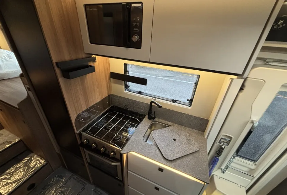 Auto-Trail Excel 690T 2026