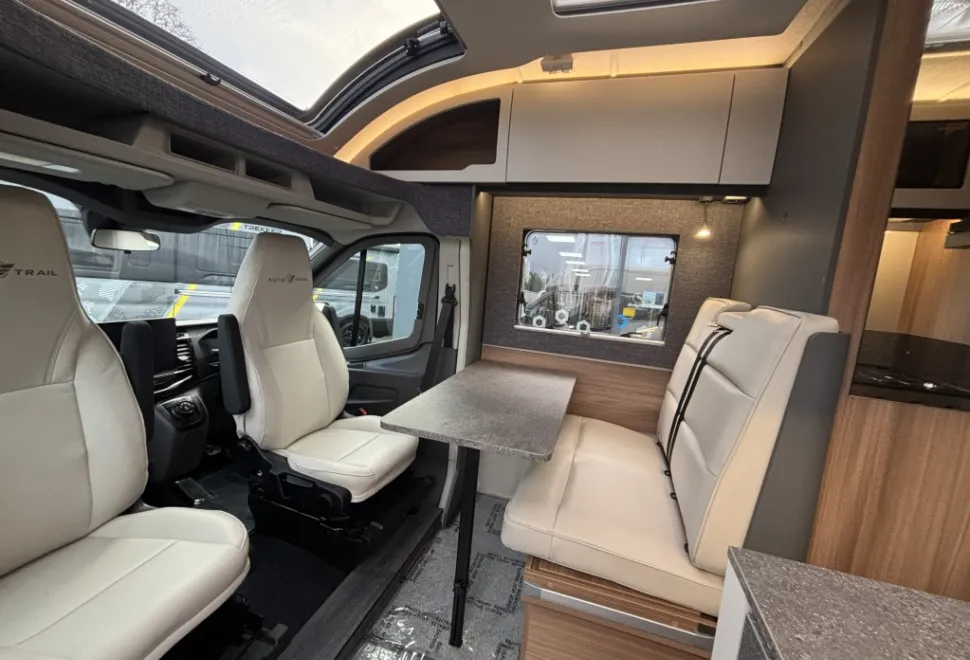 Auto-Trail Excel 690T 2026