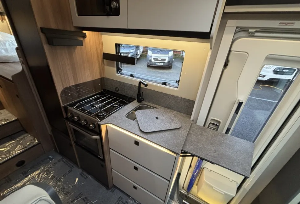 Auto-Trail Excel 690T 2026