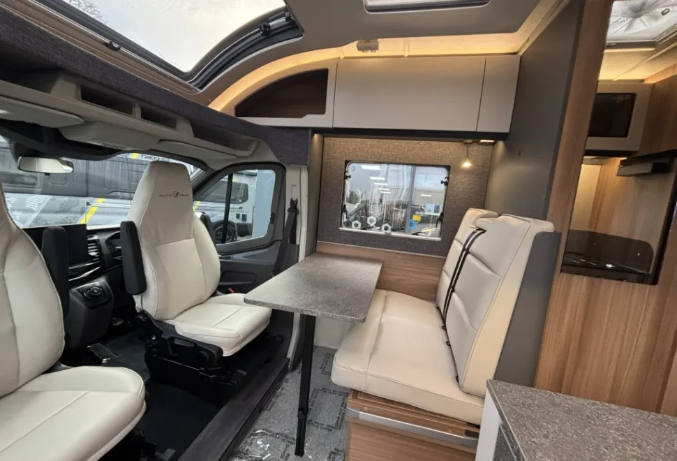Auto-Trail Excel 690T 2026