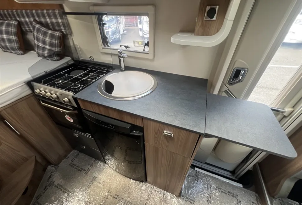 Swift Select Compact 205 2022