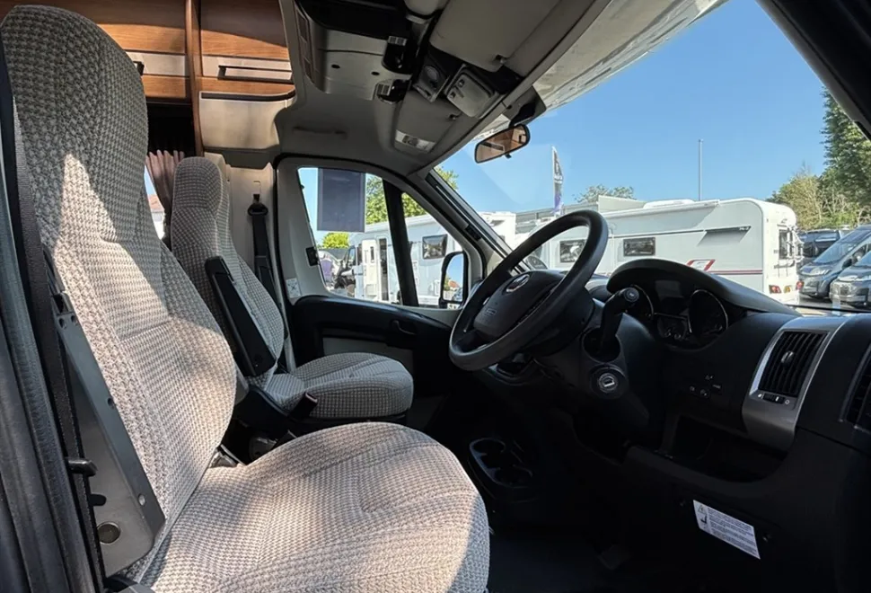 Auto-Trail Tracker EKS 2015