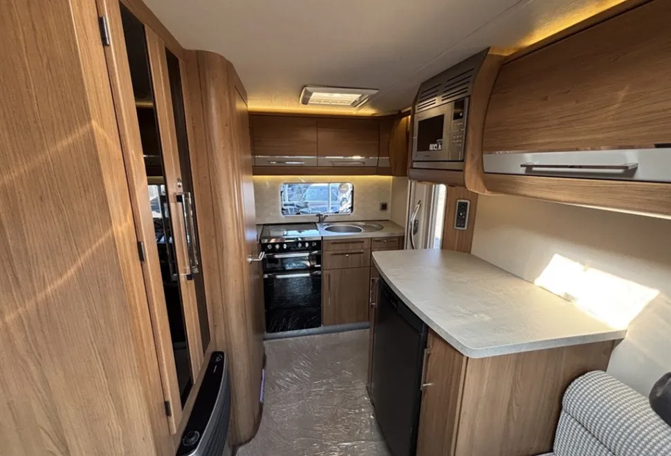 Auto-Trail Tracker EKS 2015