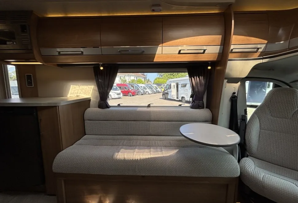 Auto-Trail Tracker EKS 2015