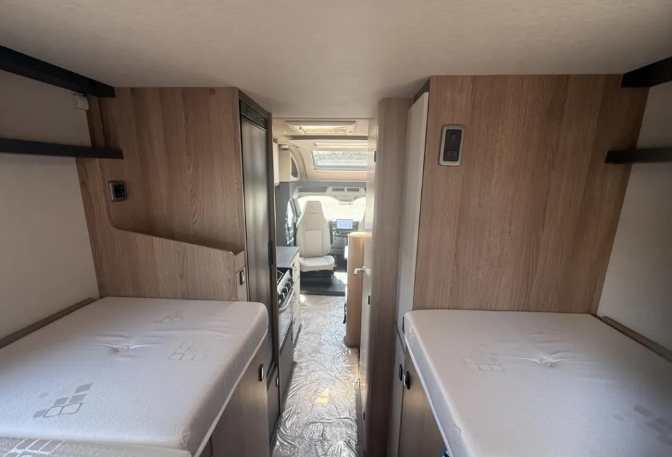 Auto-Trail Excel 690T 2025