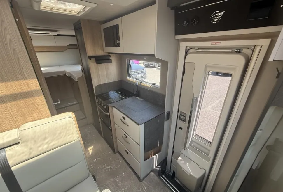 Auto-Trail Excel 690T 2025