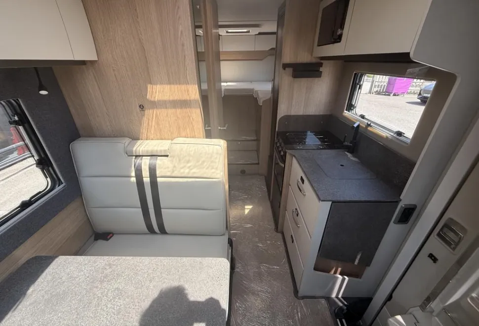Auto-Trail Excel 690T 2025