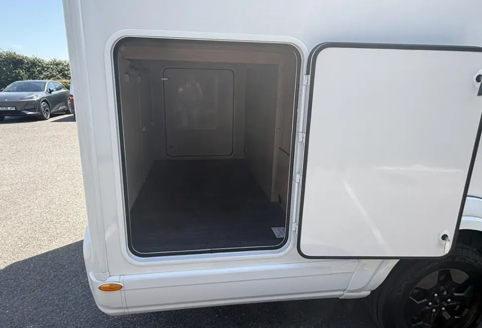 Auto-Trail Excel 690T 2025