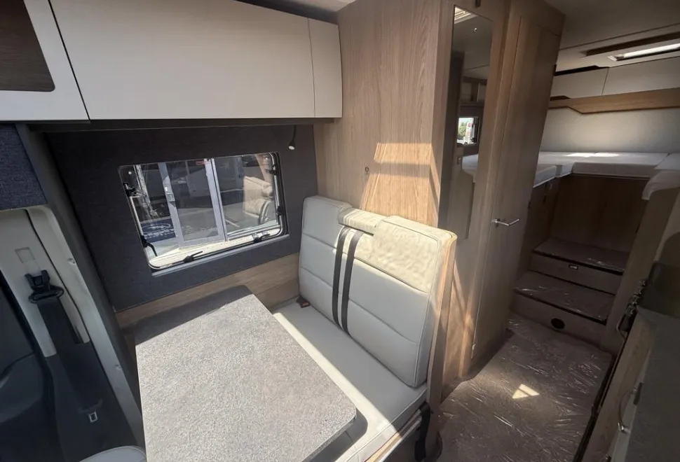 Auto-Trail Excel 690T 2025