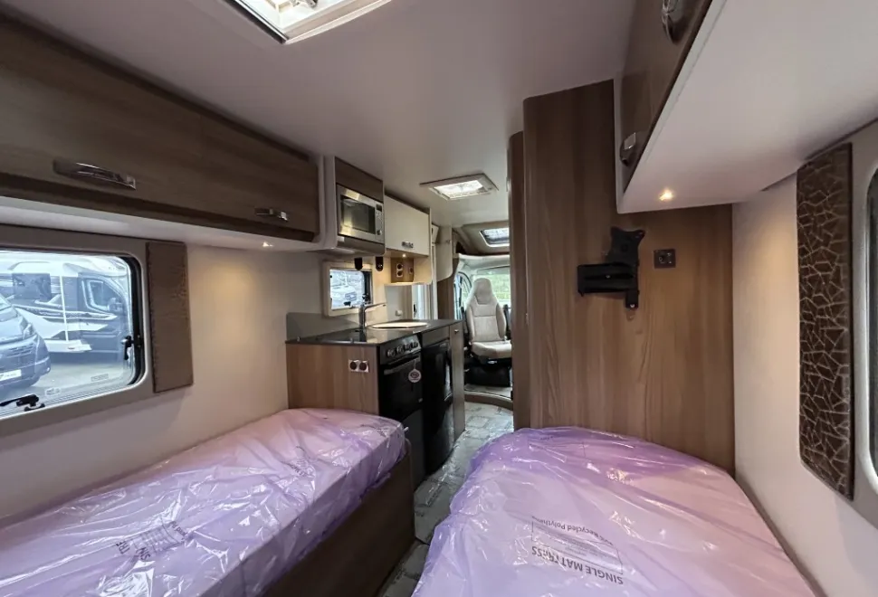 Swift Champagne C502 2021