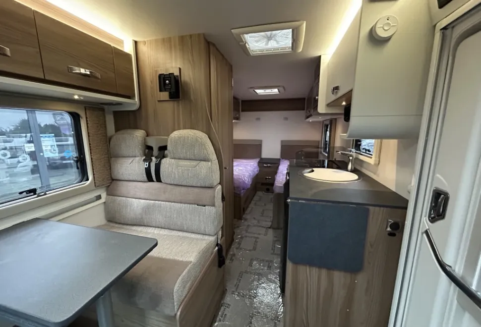 Swift Champagne C502 2021
