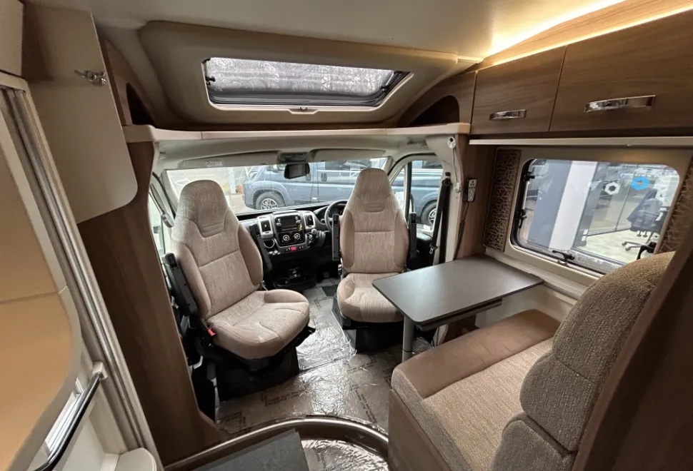 Swift Champagne C502 2021