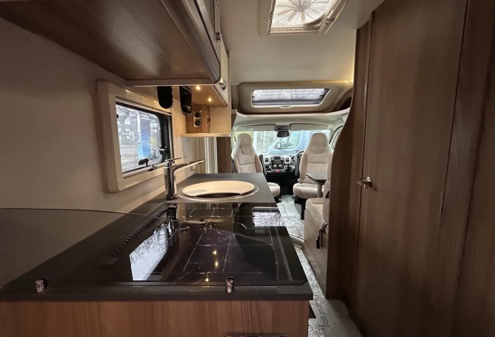 Swift Champagne C502 2021