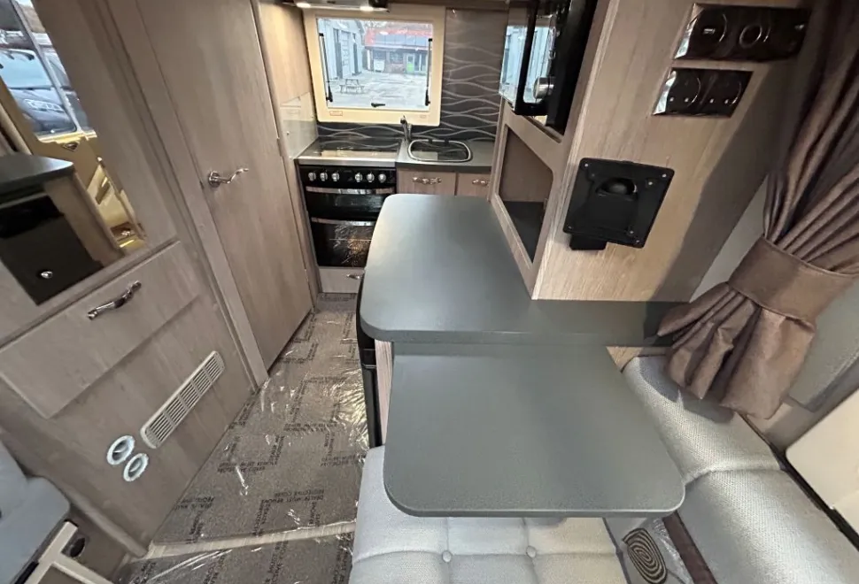 Auto-Sleepers Broadway EK TBLP 2021