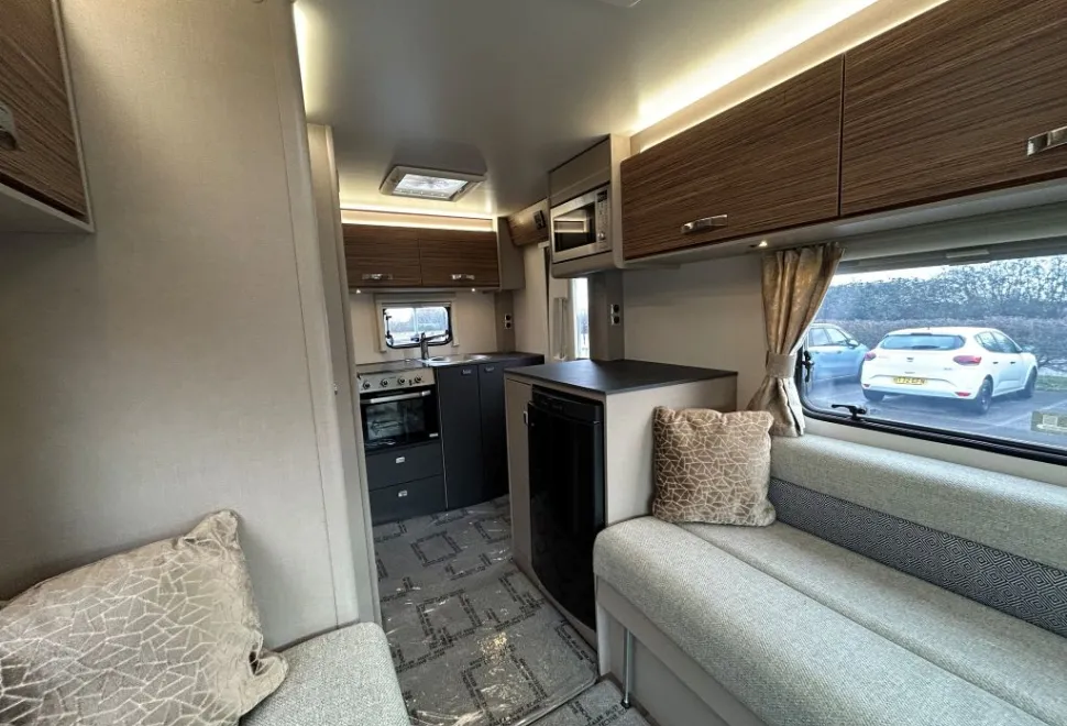 Swift Vogue 412 2020