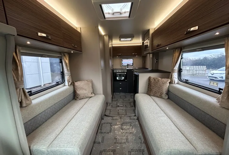 Swift Vogue 412 2020