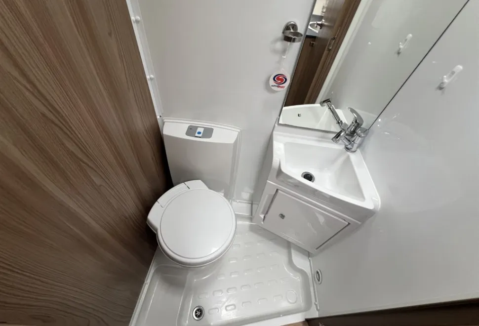 Swift Escape 684 2020