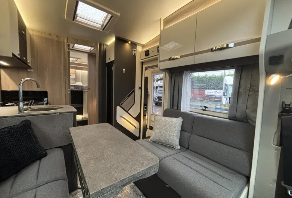 Swift Voyager 584 2026