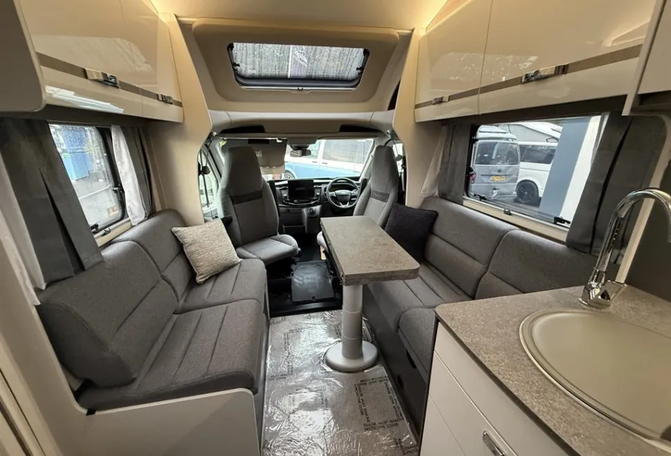 Swift Voyager 594 2026