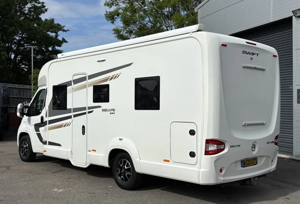 Swift Escape 694 2020
