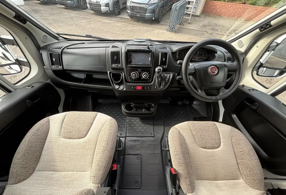 Swift Escape 694 2020