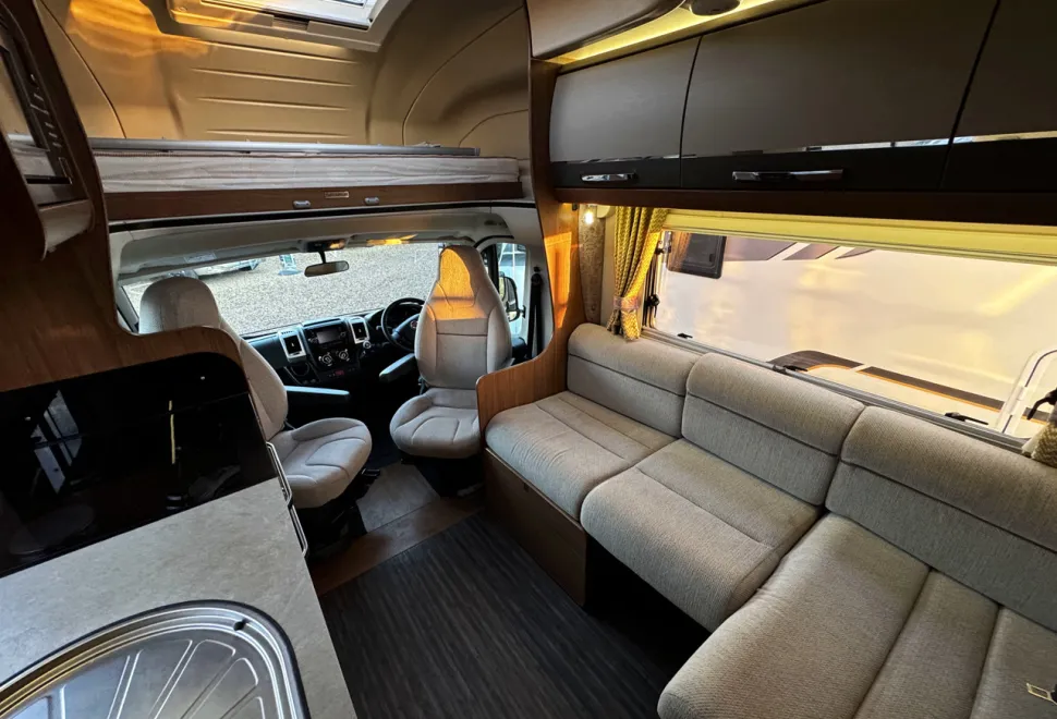 Auto-Trail Apache 700  2018