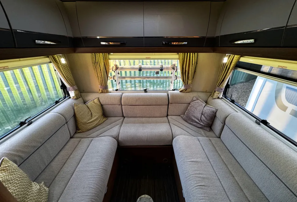 Auto-Trail Apache 700  2018