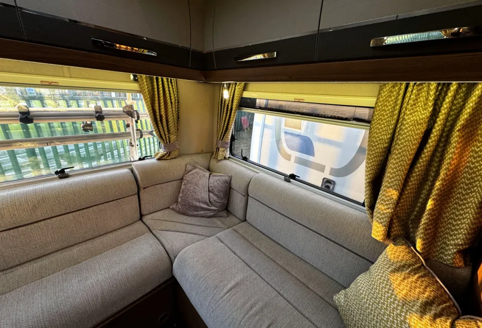 Auto-Trail Apache 700  2018