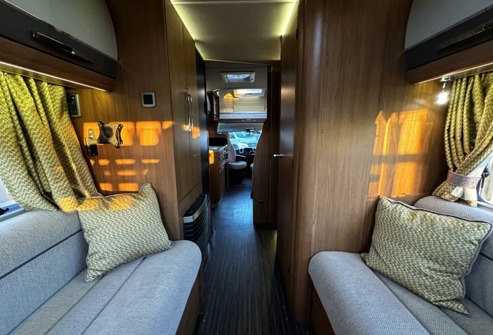 Auto-Trail Apache 700  2018