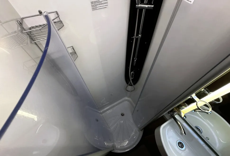 Auto-Trail Apache 700  2018