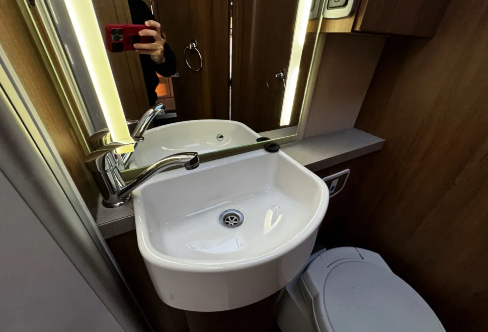 Auto-Trail Apache 700  2018