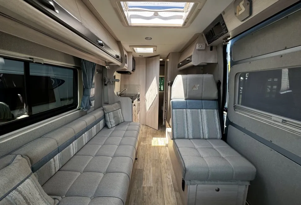 Auto-Sleepers Kemerton XL   2022
