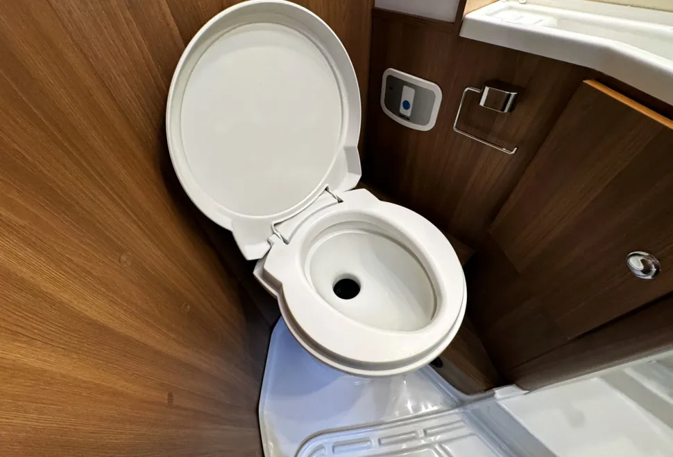 Eura Mobil Activa One 650VB  2019