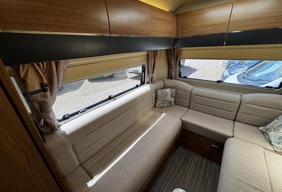 Auto-Trail V-Line 610  2015