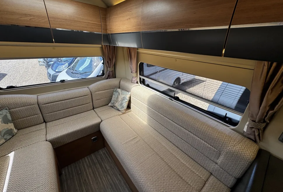 Auto-Trail V-Line 610  2015