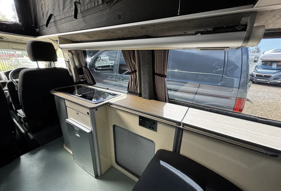 Volkswagen Customhaus T6 Highline LWB DSG   2017