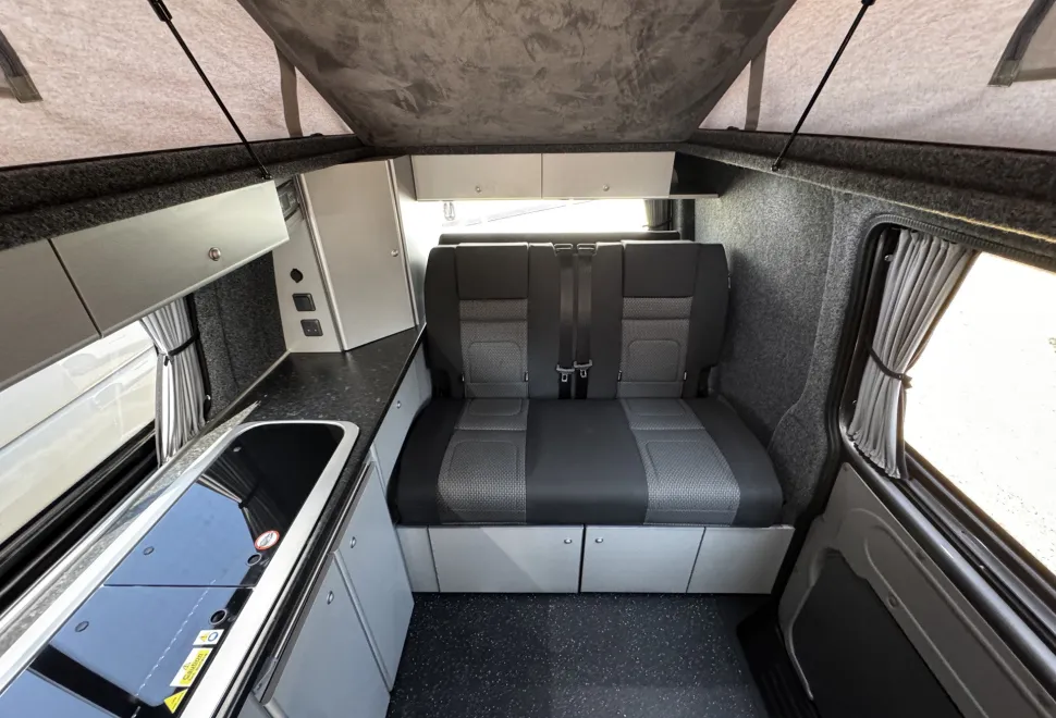 Volkswagen T6 Highline 8 Ball  2021