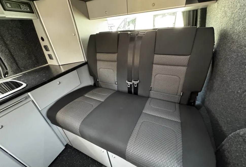 Volkswagen T6 Highline 8 Ball  2021