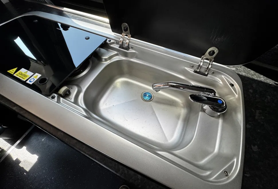 Volkswagen T6 Highline 8 Ball  2021