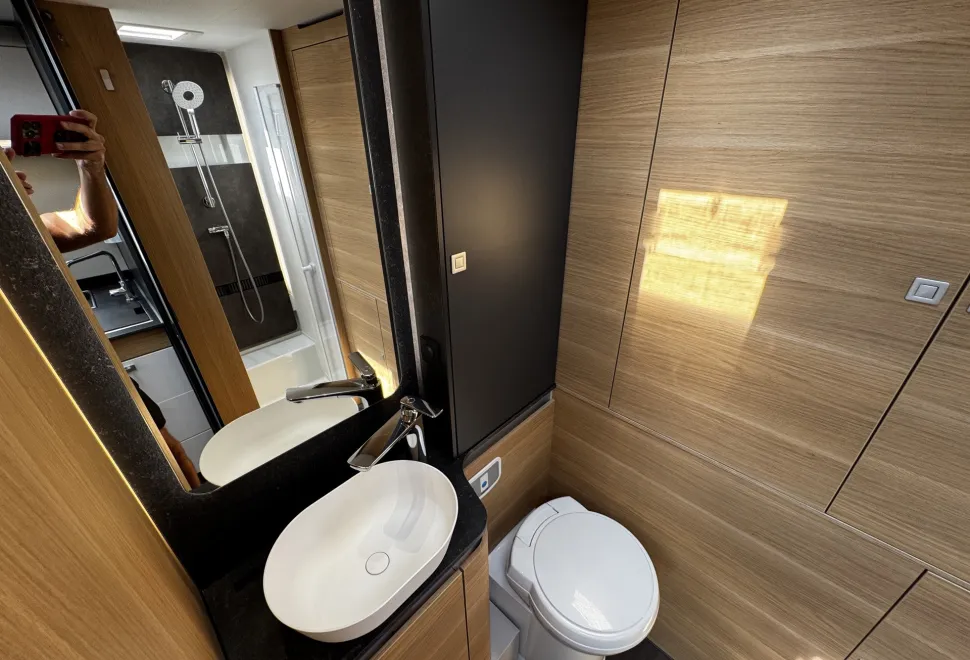 Adria Matrix Plus 600DT  2022