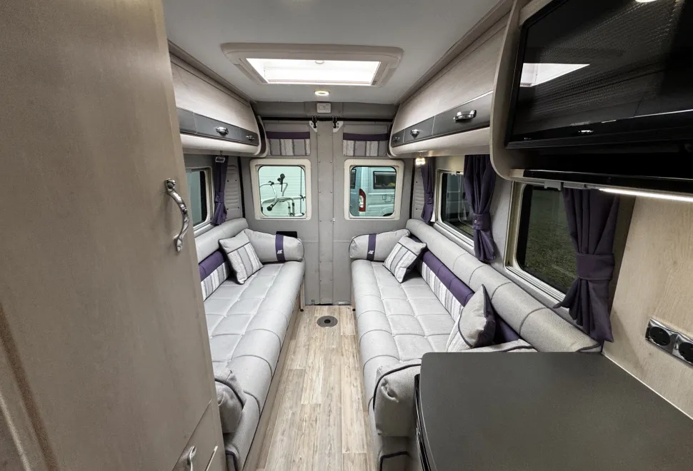 Auto-Sleepers Warwick XL   2021