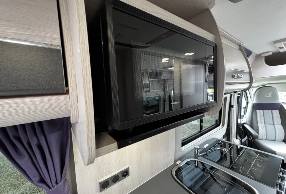 Auto-Sleepers Warwick XL   2021