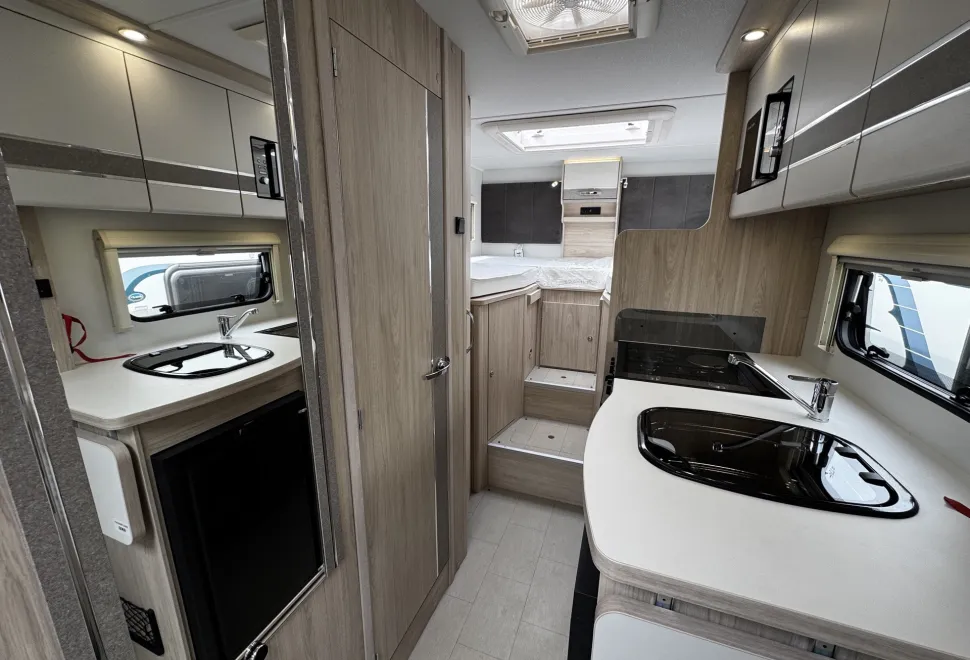 Elddis Autoquest 194  2025
