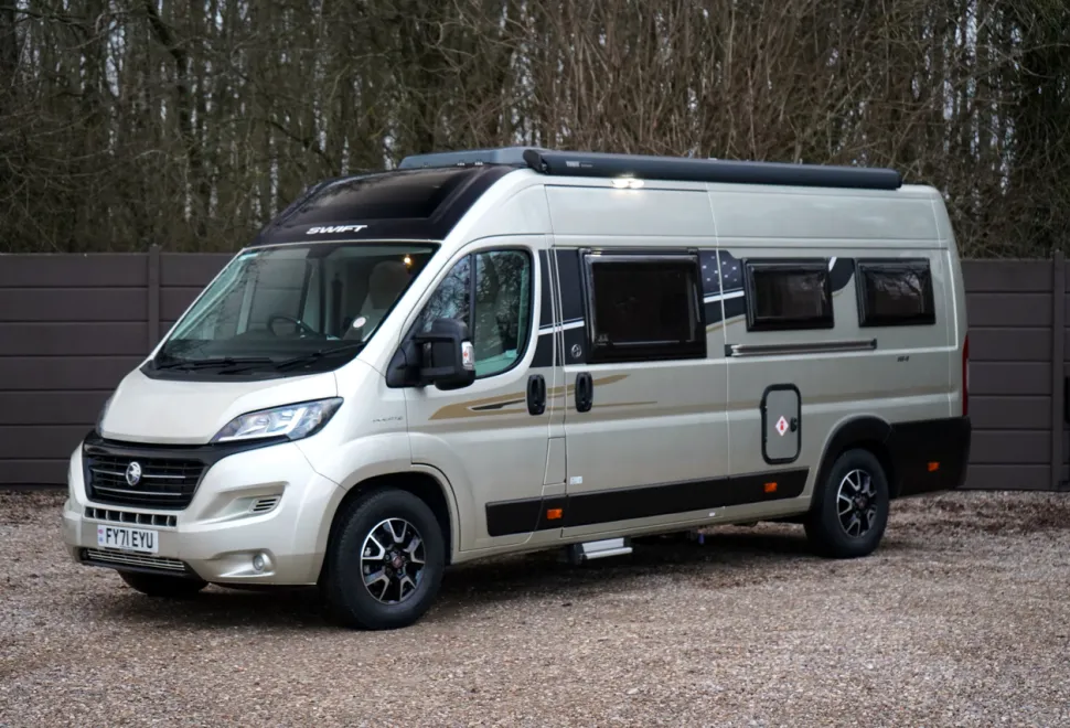 Swift Champagne 184  2021