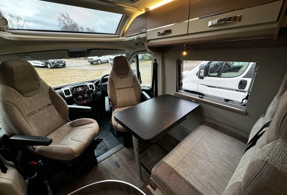 Swift Champagne 184  2021
