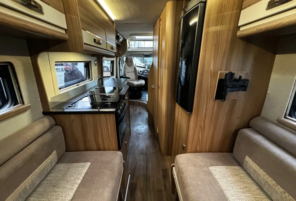 Swift Champagne 184  2021