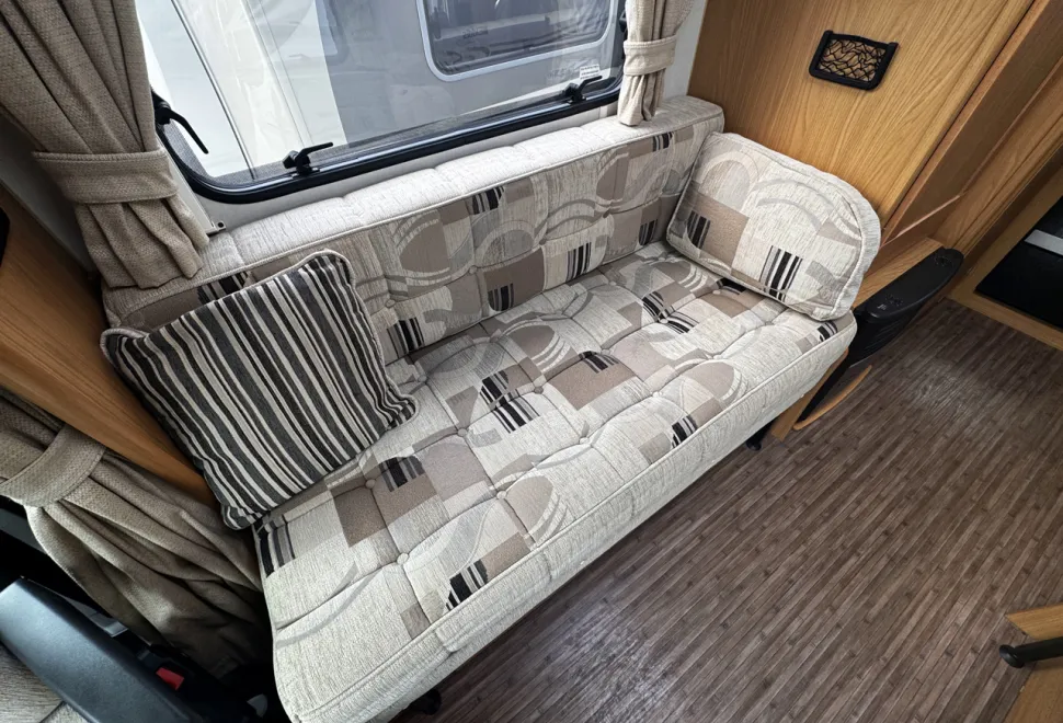 Elddis Sunseeker 115  2011