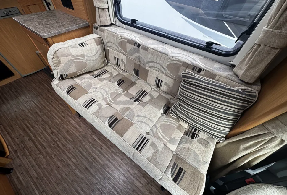 Elddis Sunseeker 115  2011