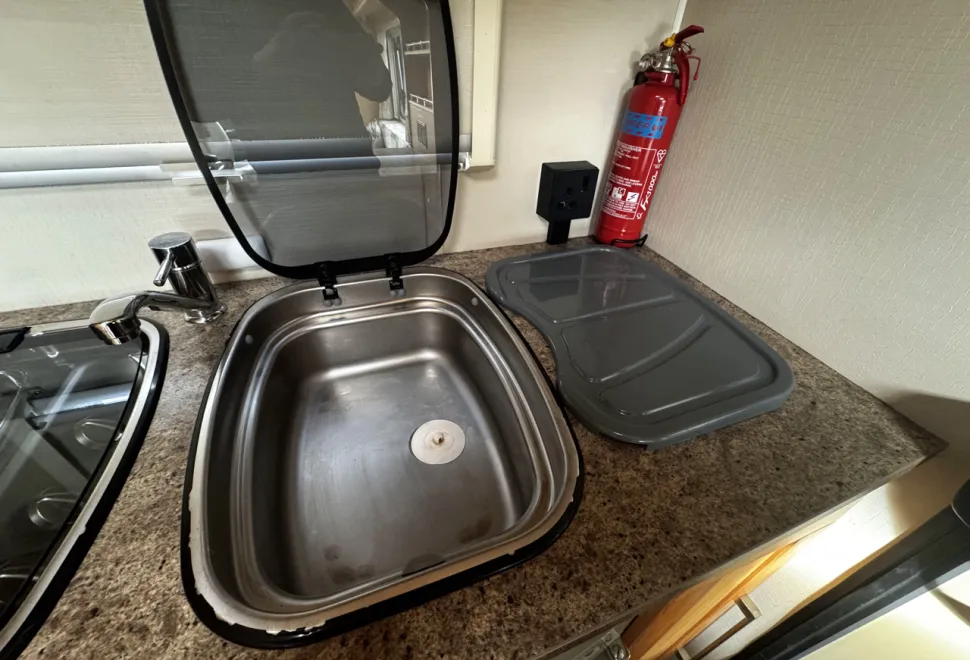 Elddis Sunseeker 115  2011